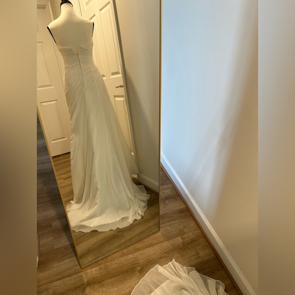David’s Bridal Wedding Gown – Elegant Strapless White Mermaid Dress Size 2 $980 - Picture 8 of 17